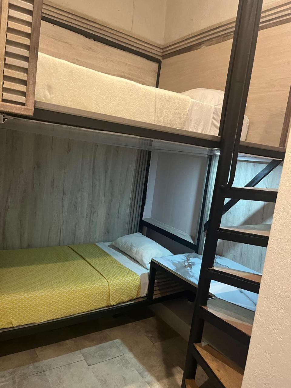 Hostel La Antigua Capsula Cartagena Eksteriør billede